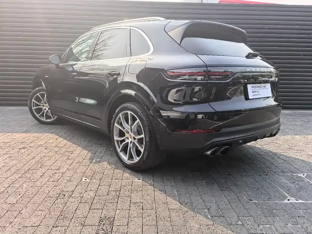 Porsche Cayenne Hybrid — фото 7