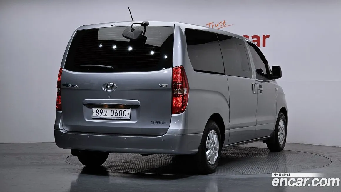 Hyundai Starex — фото 8