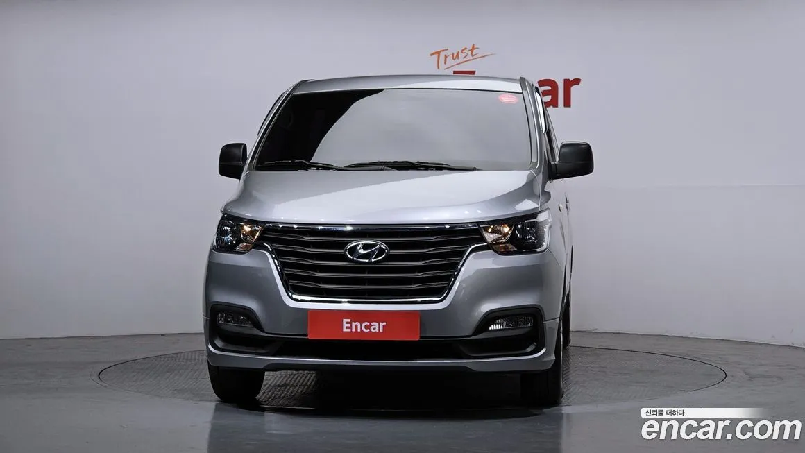Hyundai Starex — фото 2