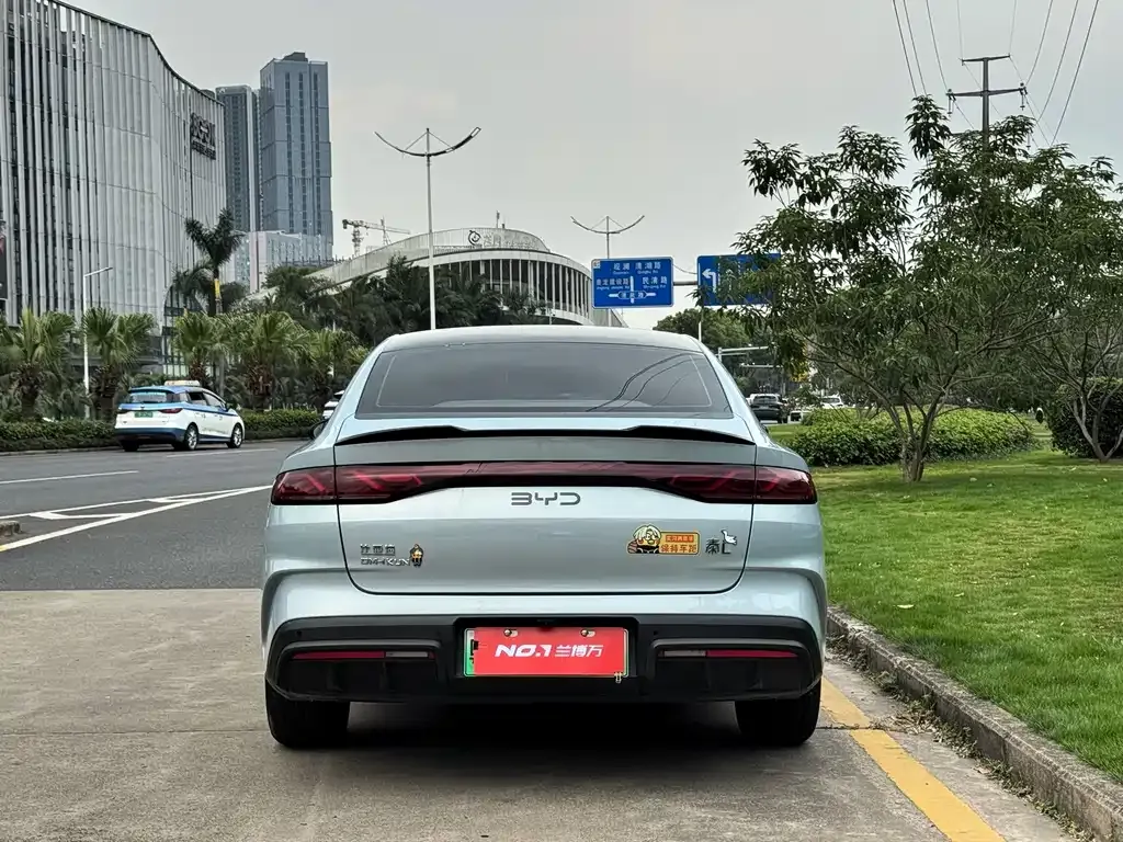 BYD Qin L — фото 8