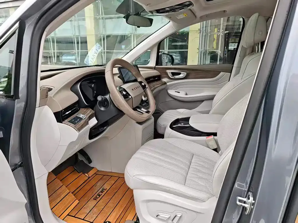 Roewe iMAX8 New Energy — фото 6