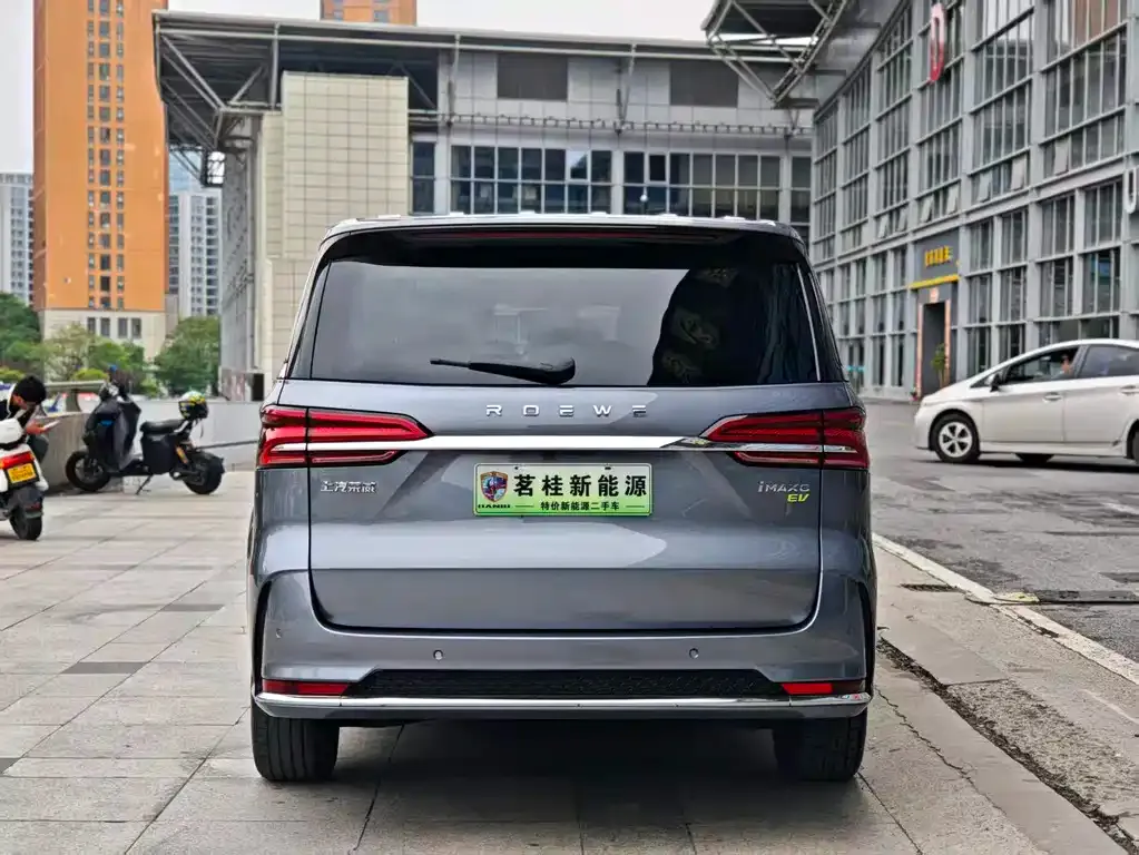 Roewe iMAX8 New Energy — фото 8