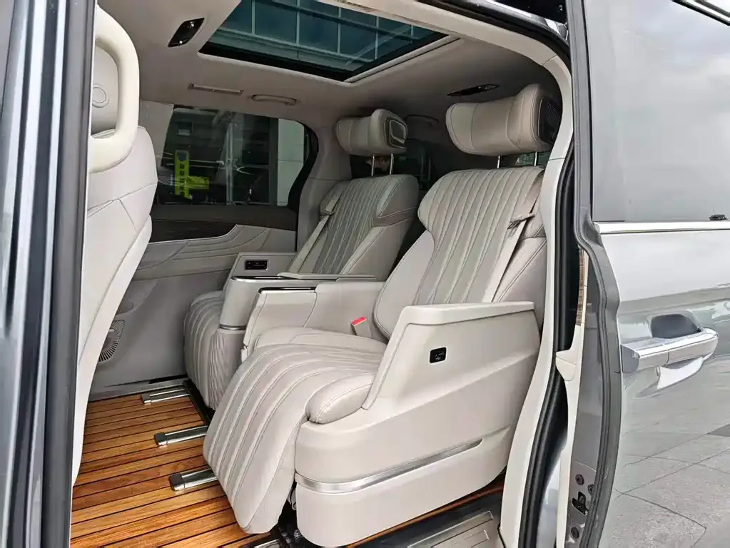 Roewe iMAX8 New Energy — фото 7