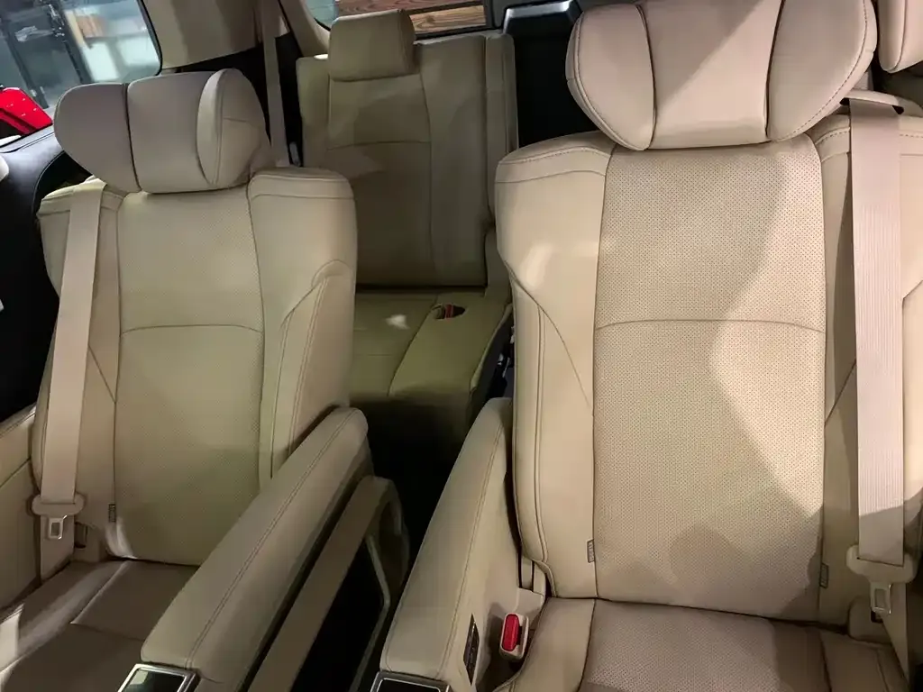 Toyota Alphard — фото 3