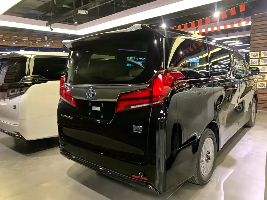 Toyota Alphard — фото 5