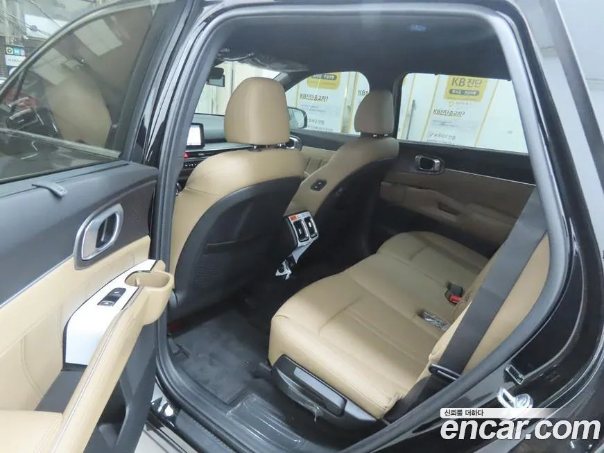 Kia Sorento — фото 9