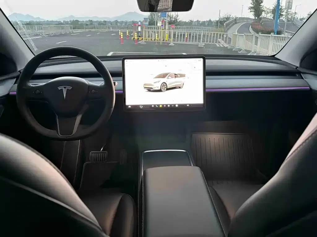 Tesla Model Y — фото 4