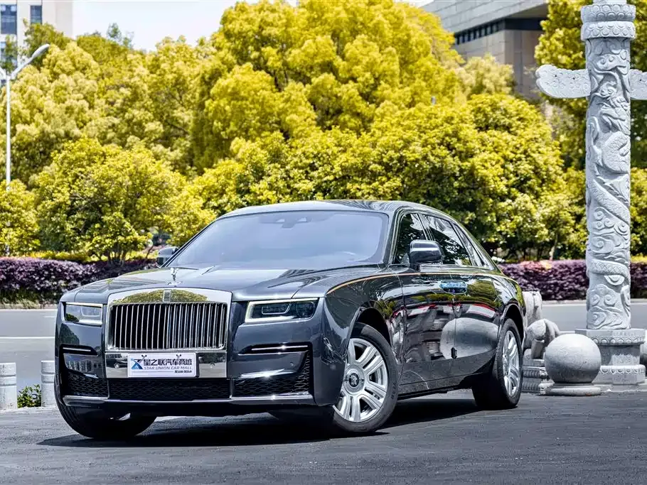 Rolls-Royce Ghost — фото 1