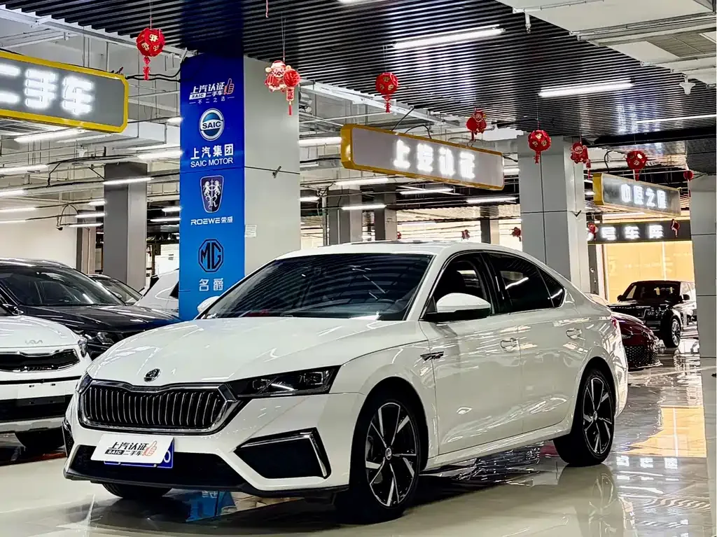Skoda Octavia — фото 1