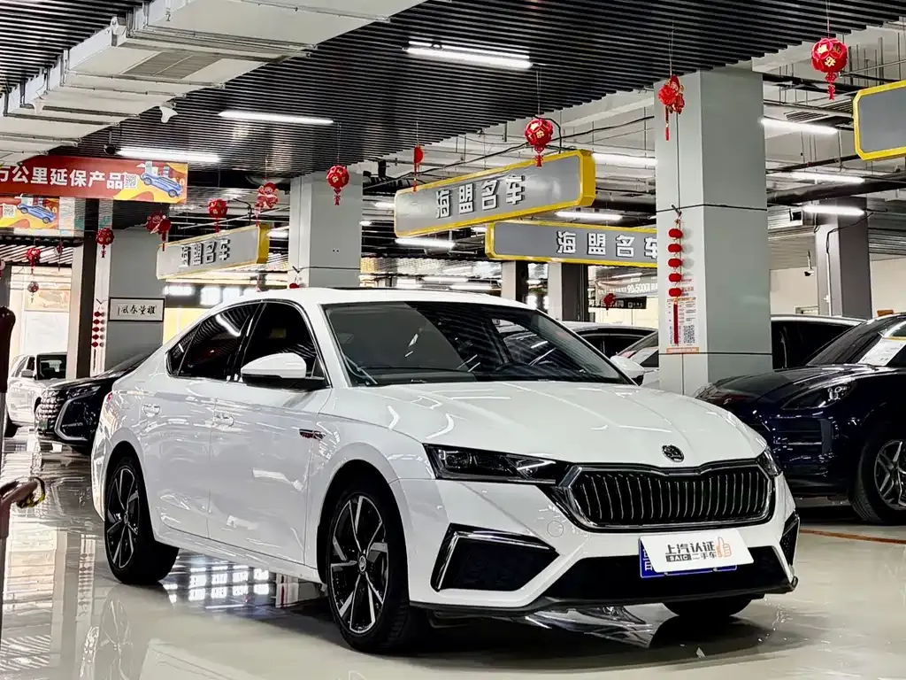 Skoda Octavia — фото 7