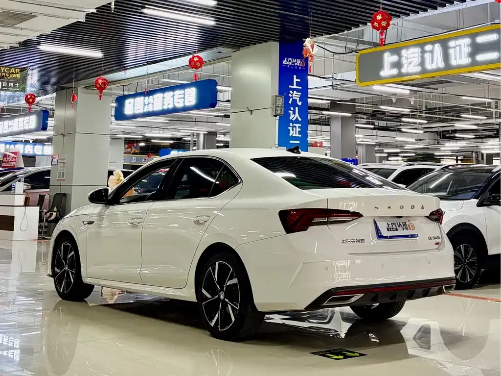 Skoda Octavia — фото 5