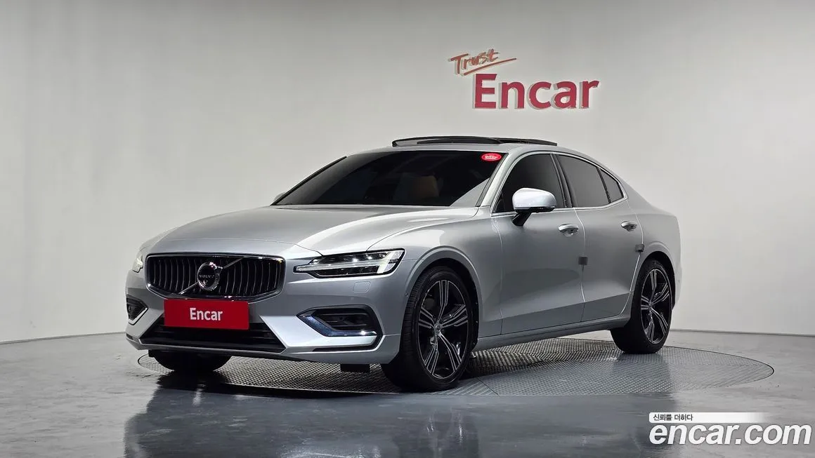 Volvo S60 — фото 1