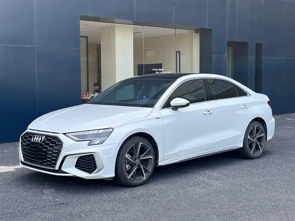 Audi A3 — фото 1