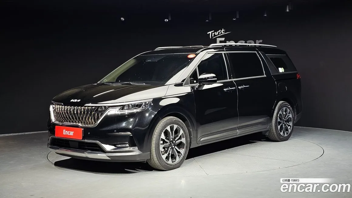 Kia Carnival — фото 1