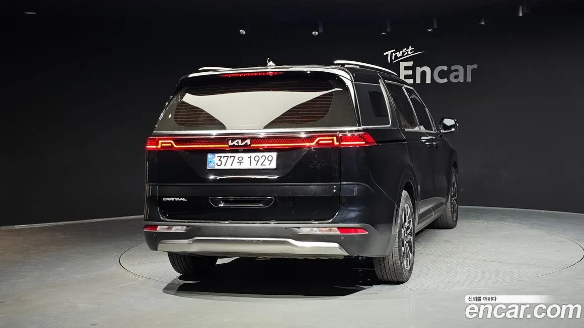 Kia Carnival — фото 10
