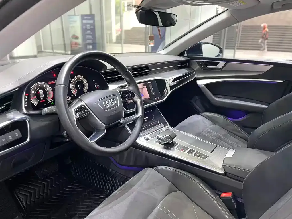 Audi A7L — фото 9
