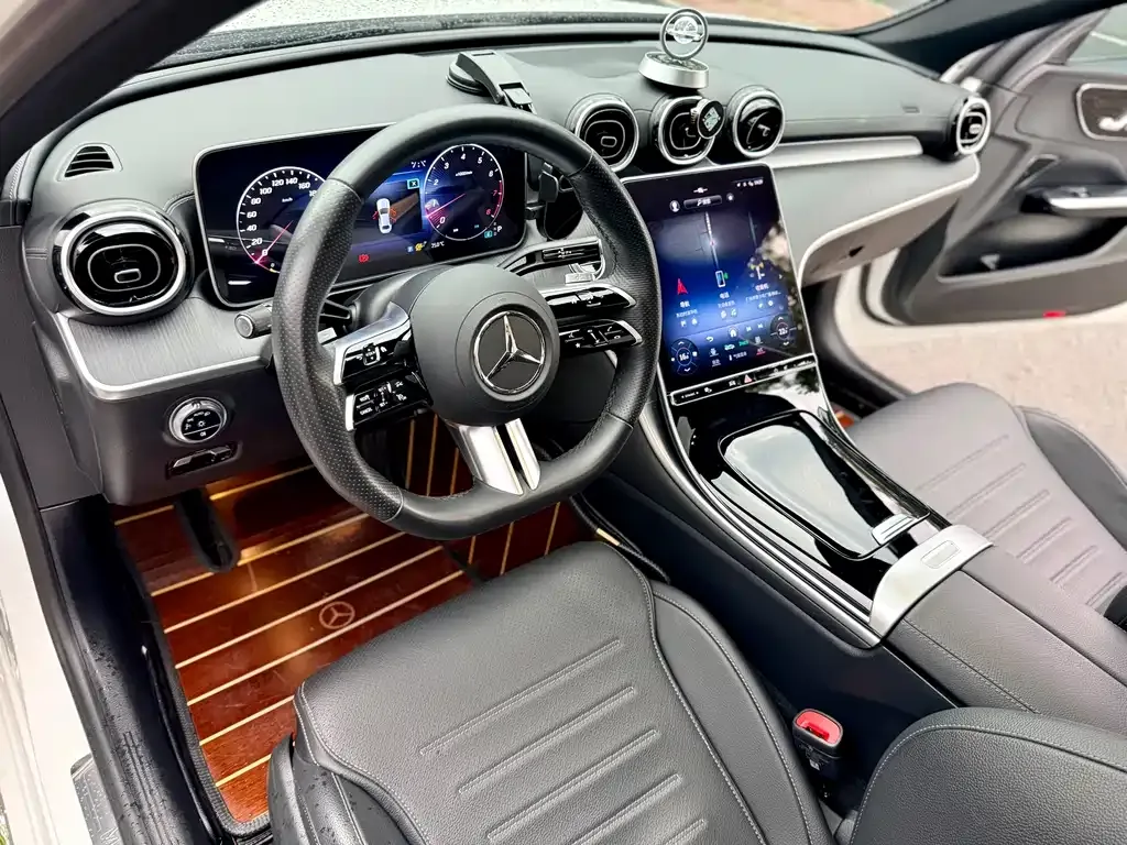Mercedes-Benz C-Class — фото 10