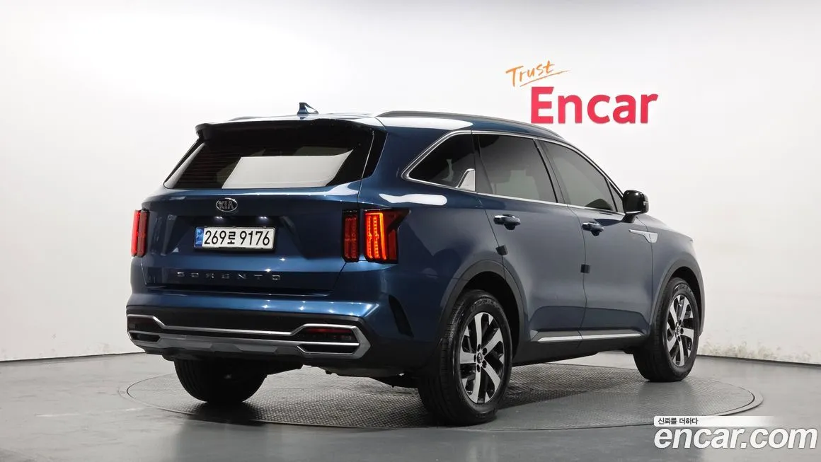 Kia Sorento — фото 6