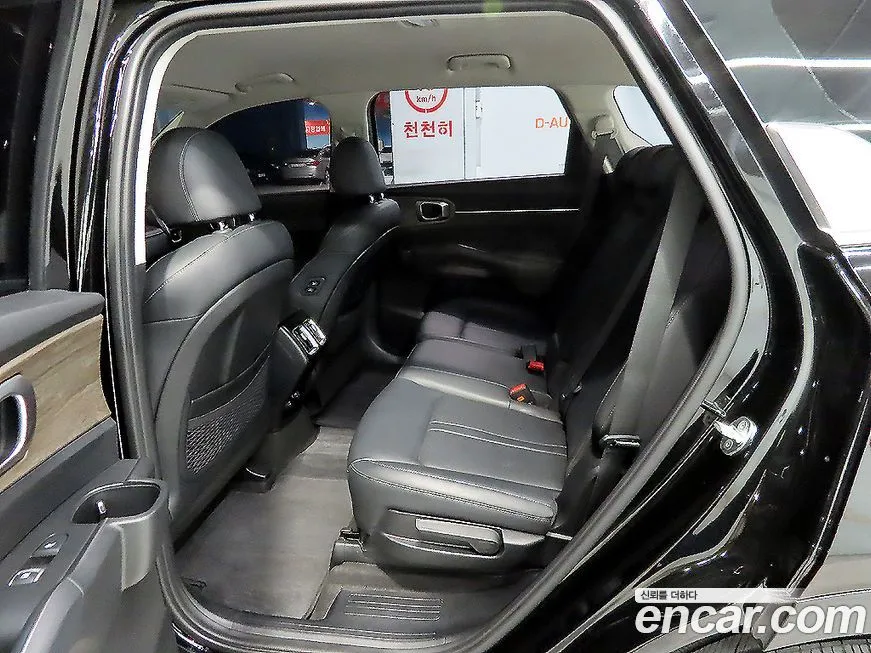 Kia Sorento — фото 6