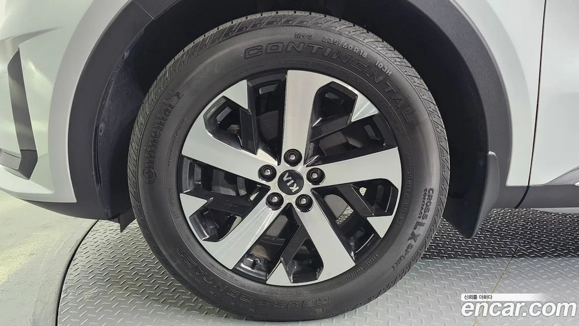 Kia Sorento — фото 10