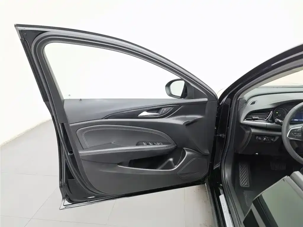 Buick Regal — фото 2