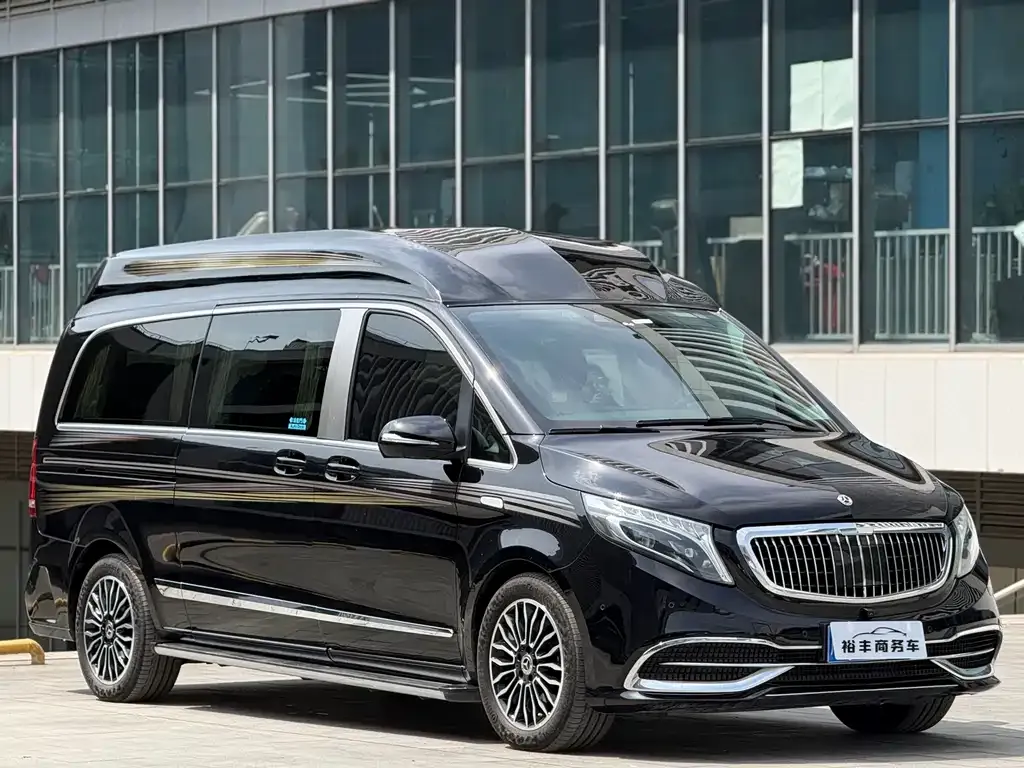 Mercedes-Benz V-Class — фото 10