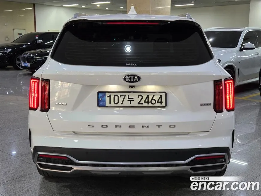 Kia Sorento — фото 8
