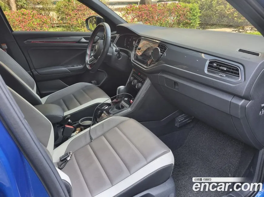 Volkswagen T-Roc — фото 5