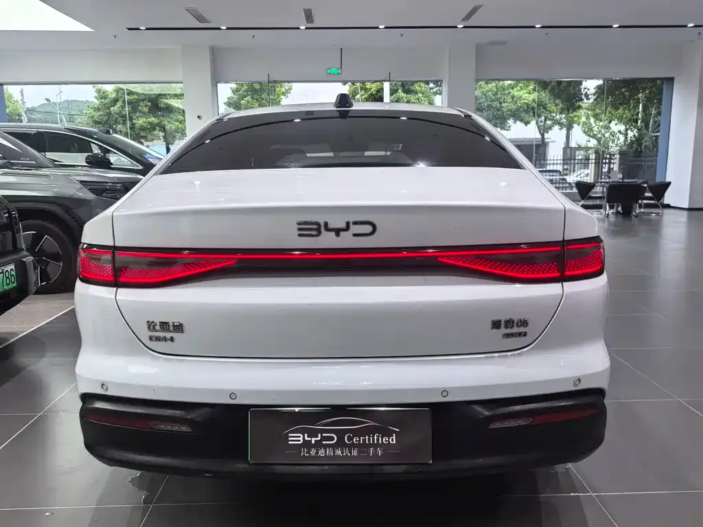 BYD Seal 05 DM-i — фото 10