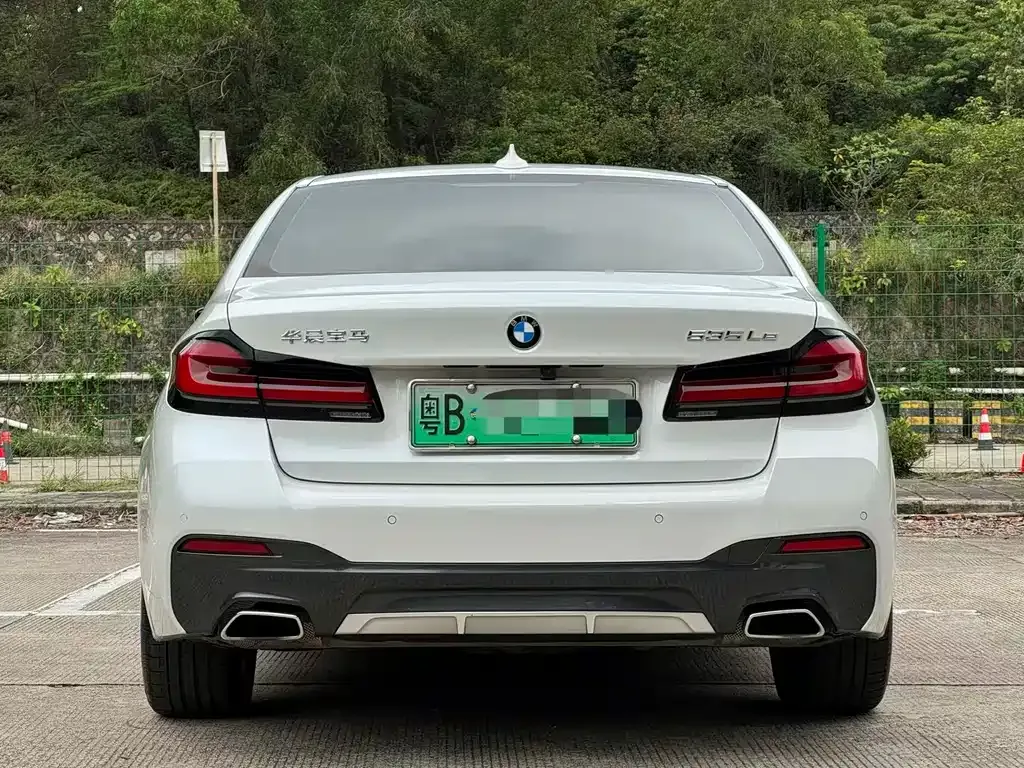 BMW 5 Series New Energy — фото 9