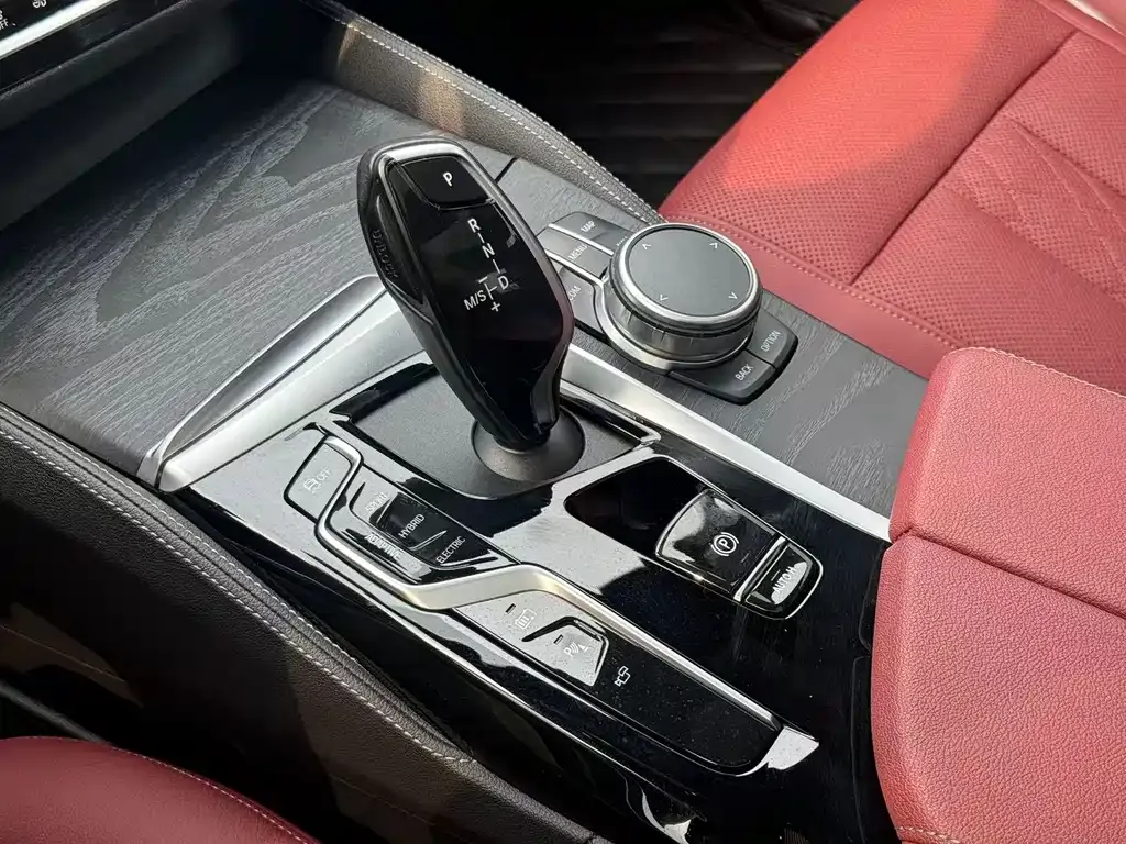 BMW 5 Series New Energy — фото 3
