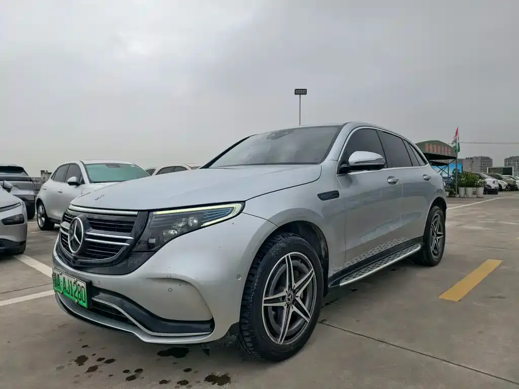 Mercedes-Benz EQC — фото 1