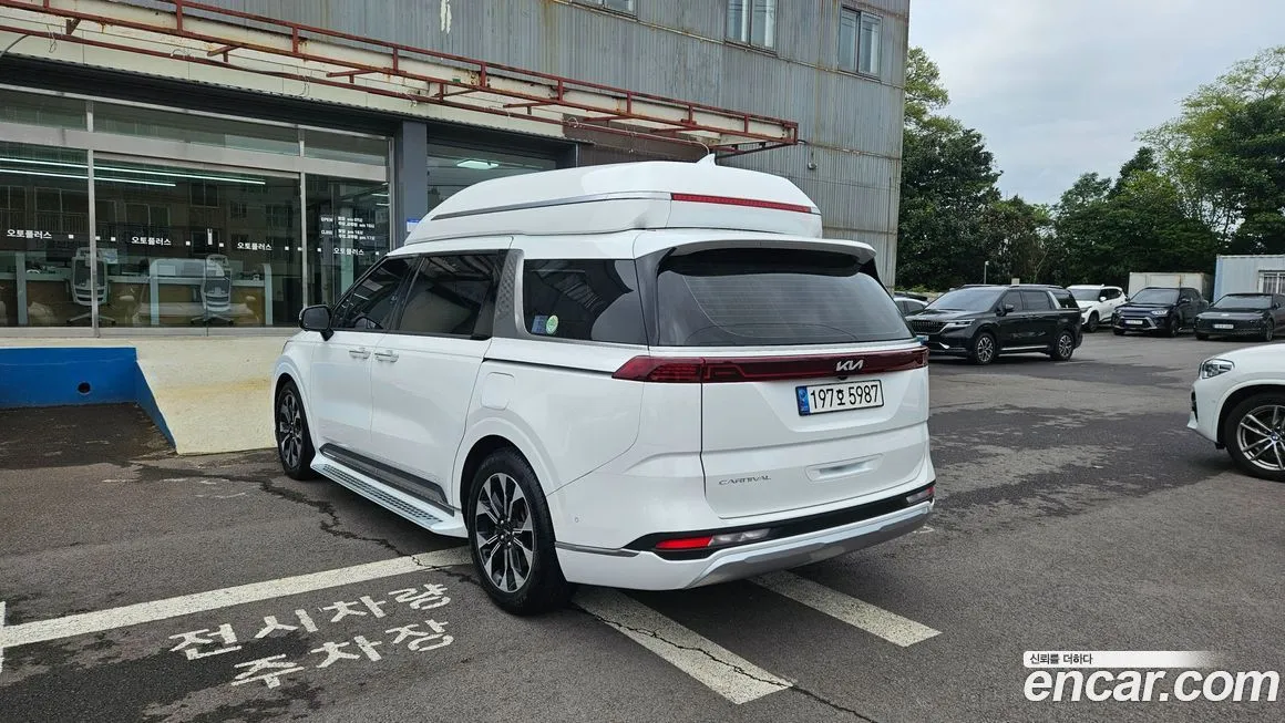 Kia Carnival — фото 10