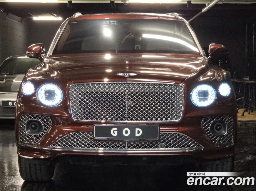 Bentley Bentayga — фото 1