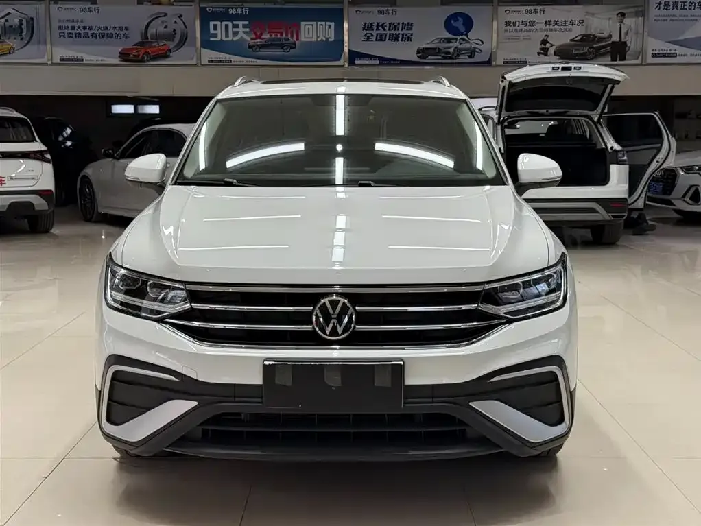 Volkswagen Tiguan L — фото 3