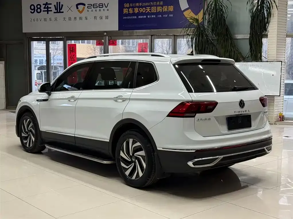 Volkswagen Tiguan L — фото 4