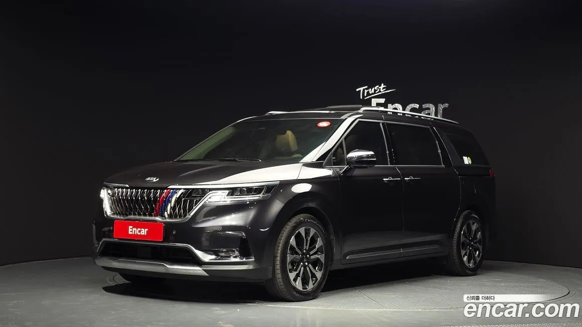 Kia Carnival — фото 1