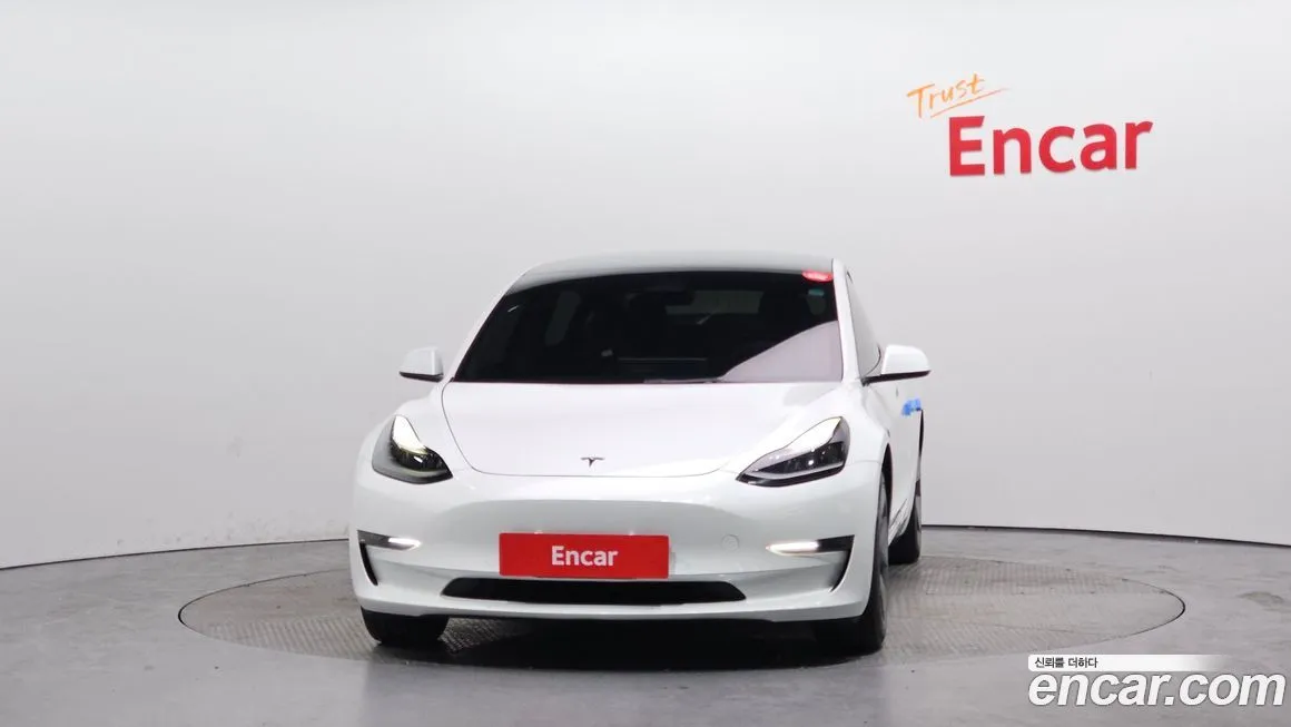 Tesla Model 3 — фото 3