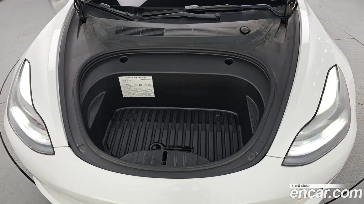 Tesla Model 3 — фото 4