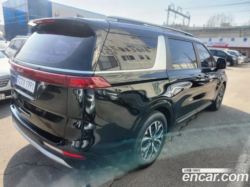 Kia Carnival — фото 10