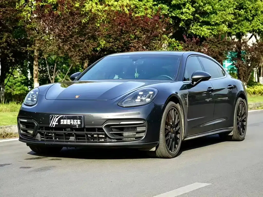 Porsche Panamera — фото 1