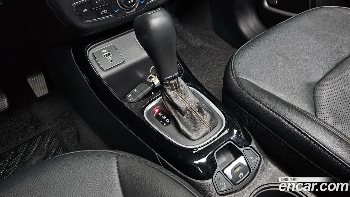 Jeep Compass — фото 10