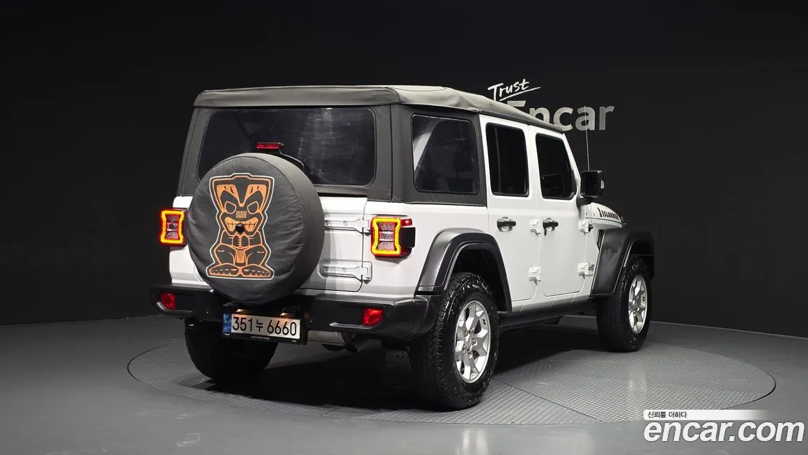 Jeep Wrangler — фото 10