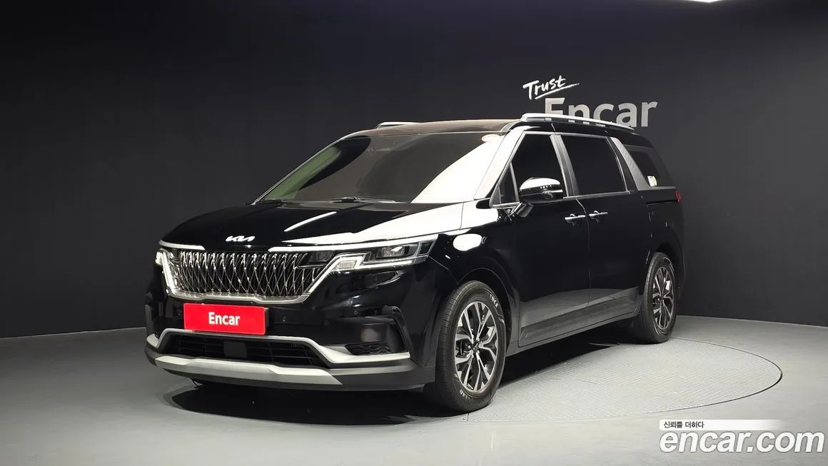 Kia Carnival — фото 1