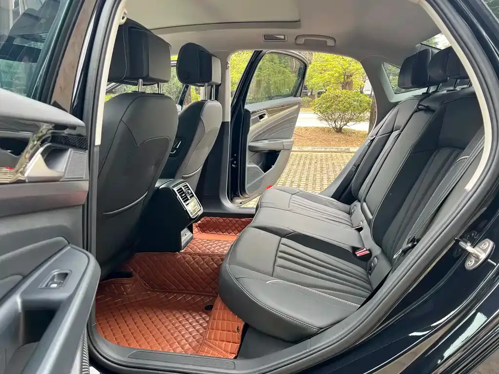 Volkswagen Passat — фото 8