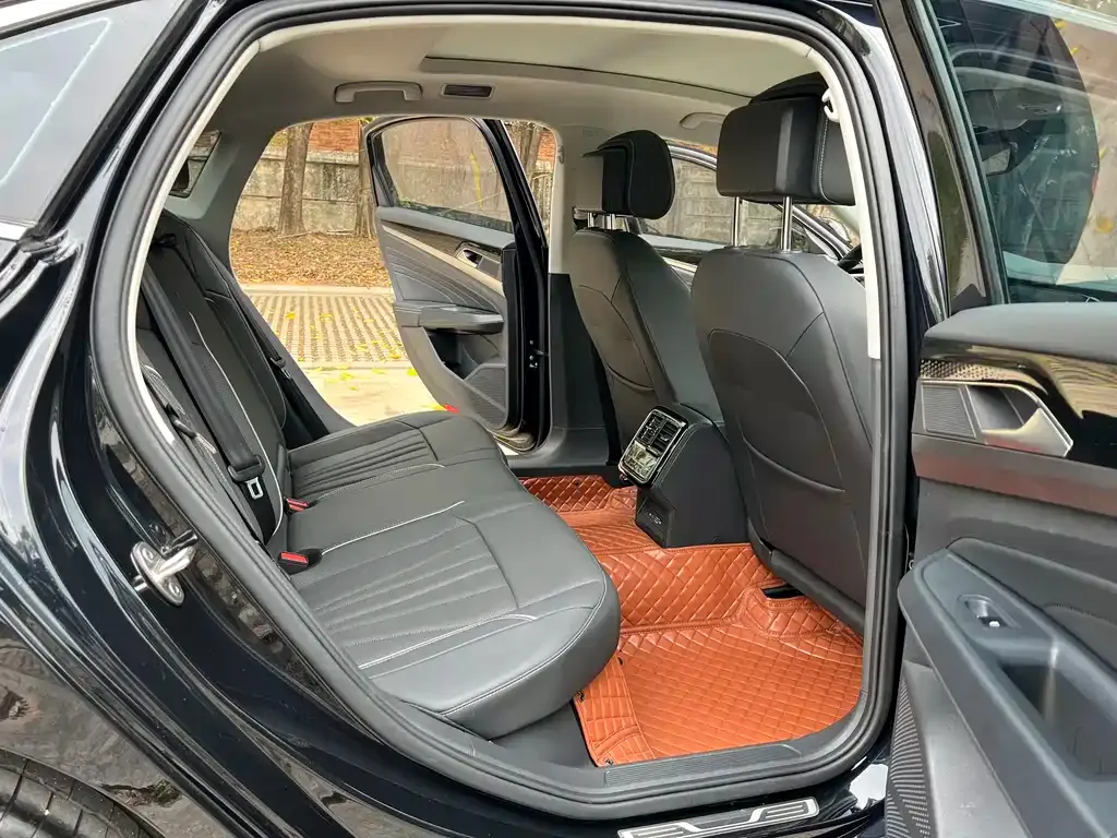 Volkswagen Passat — фото 9