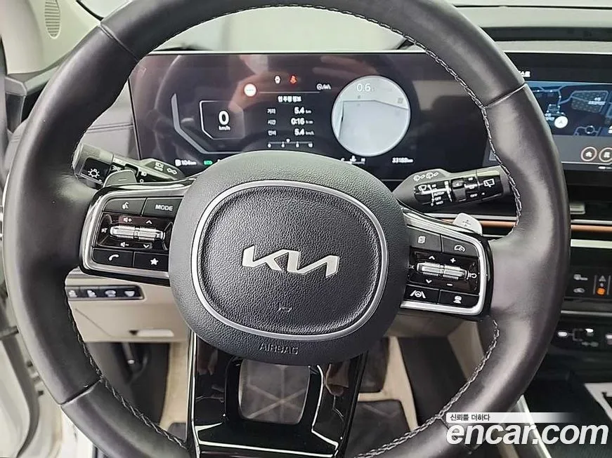 Kia Carnival — фото 10