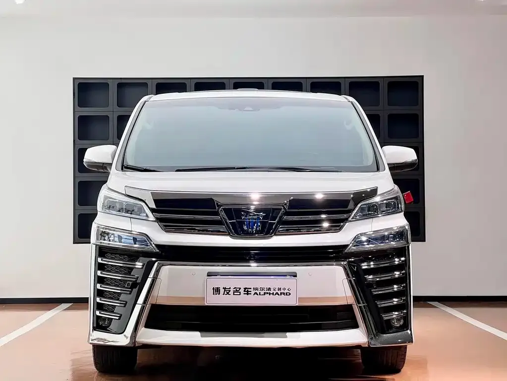 Toyota Vellfire — фото 4