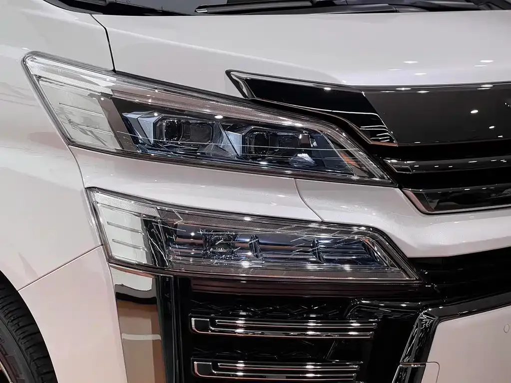 Toyota Vellfire — фото 6