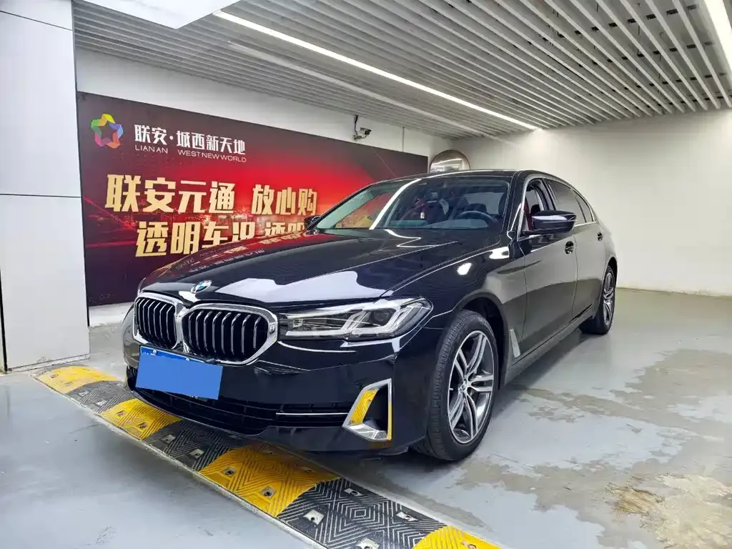 BMW 5 Series — фото 1